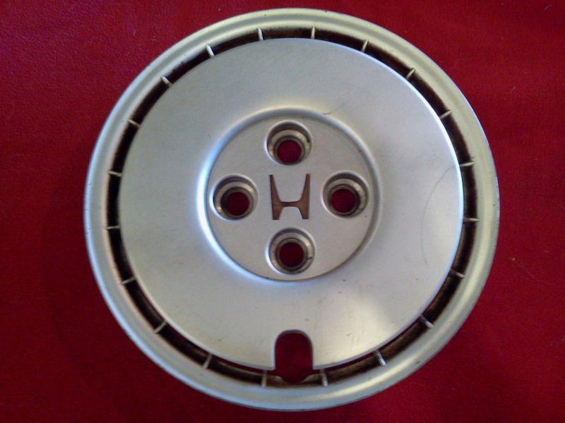 * 13 inch factory hubcap - honda civic / 1984-1991