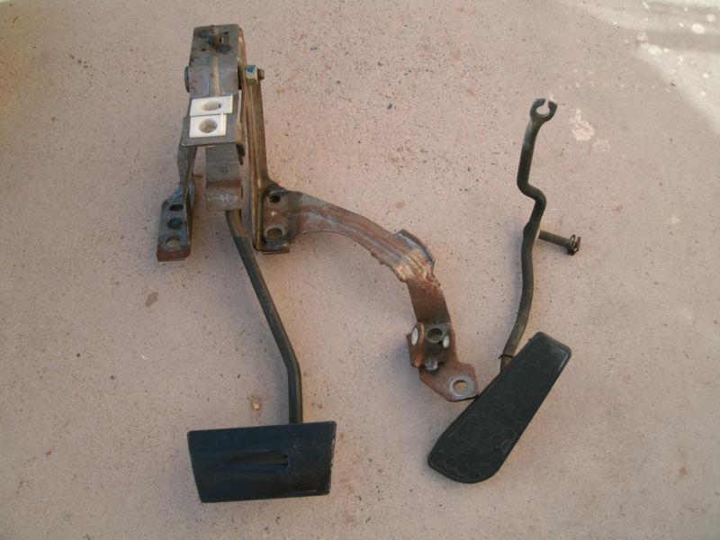 93 94 95 96 97 camaro acceleration gas and brake pedal assembly
