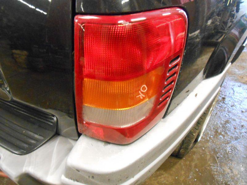 Jeep grand cherokee r taillight from 11/12/01, r. 02