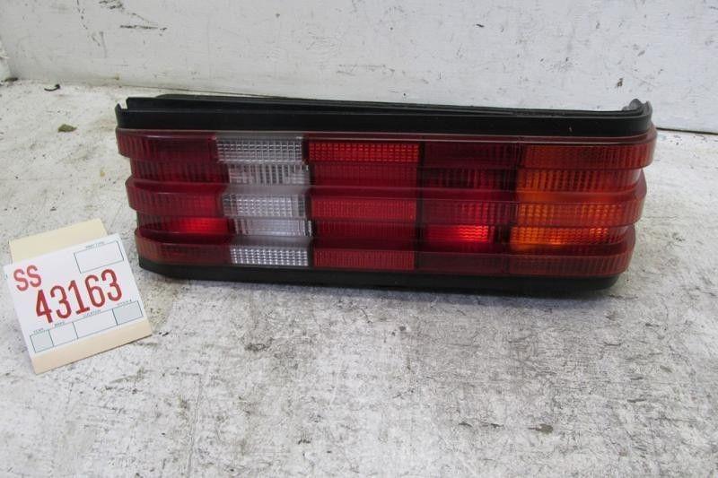 84 85 86 87 88 89 90 91 92 93 mercedes 190e right passenger rear taillight tail