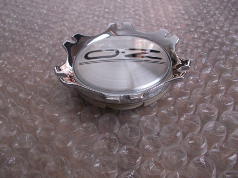 One(1) new genuine oz racing 62mm silver galileo wheel center cap m642 81310427