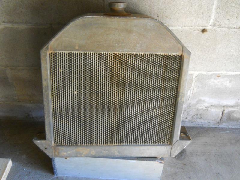 Purchase FORD MODEL T COMPLETE REAR END & RADIATOR 192427