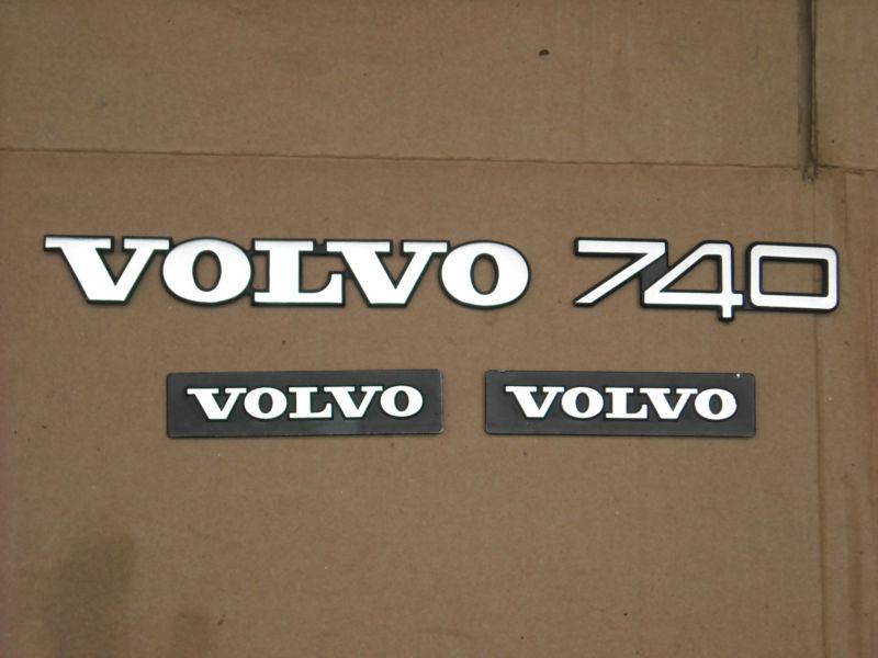 Volvo 740 emblems four pieces