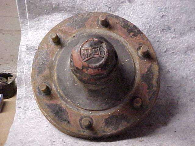 Front hub late 20s nash