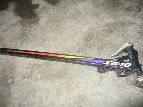 Polaris xc 600 right side trailing arm with ski spindle 2000