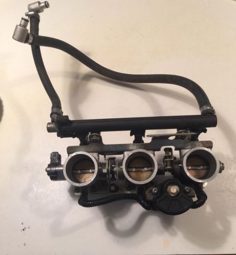2000 triumph sprint st rs 955 throttle body, with injectors and lines