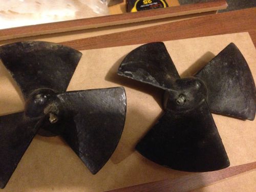 Side power thruster propellers