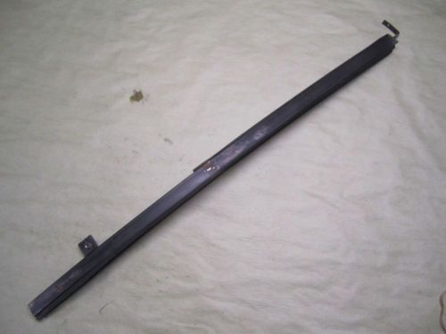 Passenger&#039;s rear vent window support bar, jeep cherokee 84-96 xj (4-door glass)