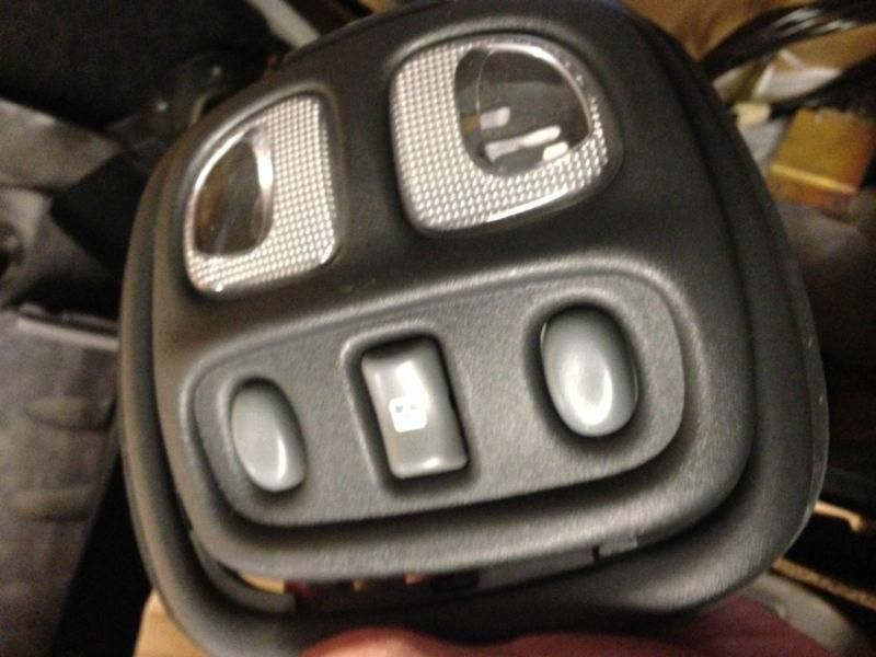 97 03 pontiac grand prix dual map dome light w sunroof switch control oem