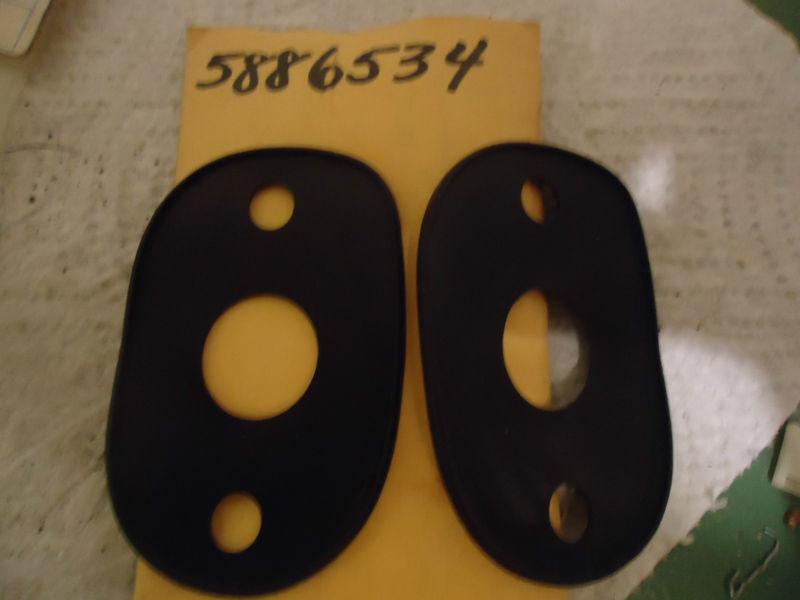 Fiat 124 spider 2000 outer door mirror base rubber mounting bases gaskets nos 