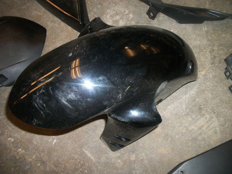 2007 yamaha r1 front fender  black   good condition