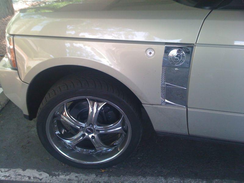 Land rover "22 inch rims and tires 2 years old (2006) msrp $8400 fits mercedez