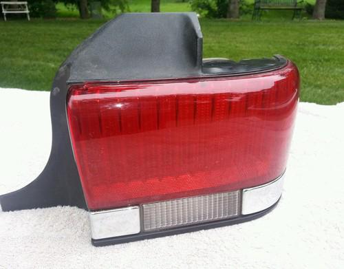 1992 lincoln continental tail light