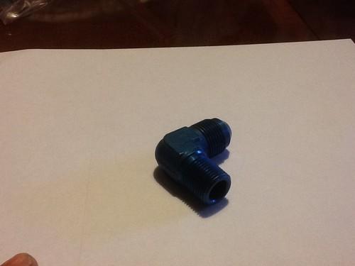 An blue anodized fitting -8 an male to 3/8"  npt 90  