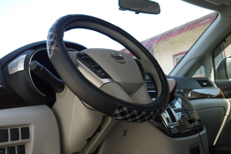 New steering wheel cover 57011 circle cool leather toyota black+white stitch