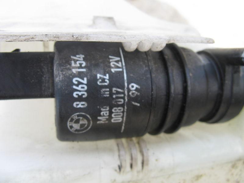 Bmw 328i e46 windshield wiper jet pump 8362154 1999-00-01-02-03-04-2005 
