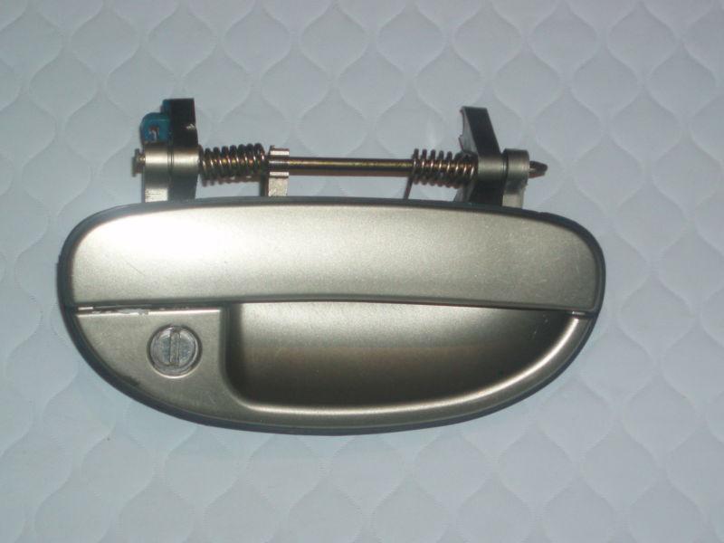 Daewoo nubira outside door handle frt right door free s/h 2000-2002