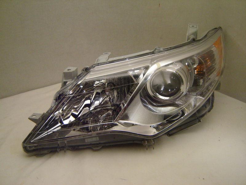 Toyota camry left halogen headlight 12 13 oem chrome