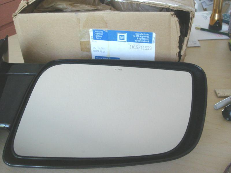 Acdelco #15711939 gmc chevrolet  vans  lh mirror asembly