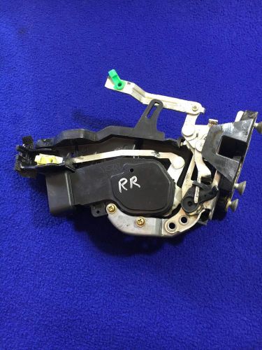 1997 - 2001 toyota camry right rear door latch with lock actuator oem passenger