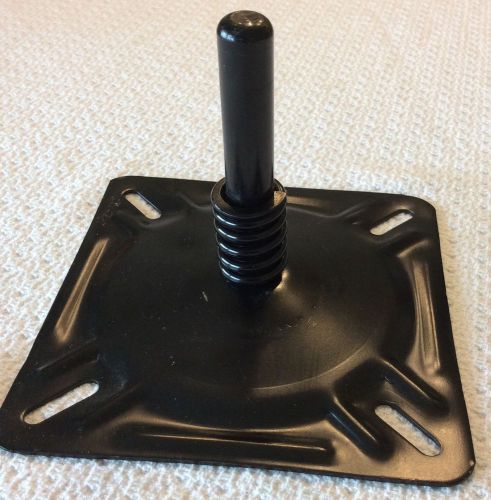Kingpin boat seat base with spring