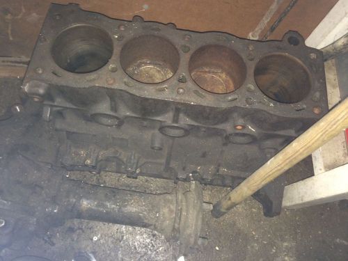 Used engine block and head toyota 22r 4 cyl