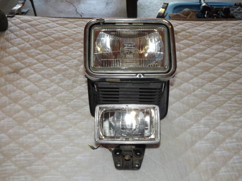 1981 yamaha xj 750 seca  headlight assembly with aux.light and bucket 