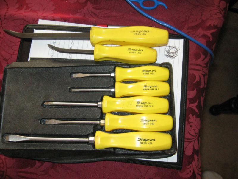 Snap on rare yellow handle screwdriver set of 5 plus 2 matching chissels
