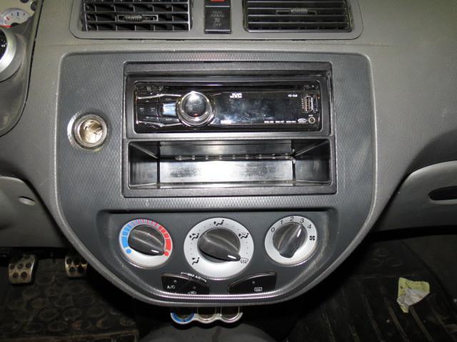 2005 ford focus radio trim dash bezel 2576430