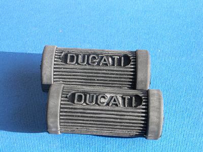  2 rubber pedal gear for ducati single and others bikes