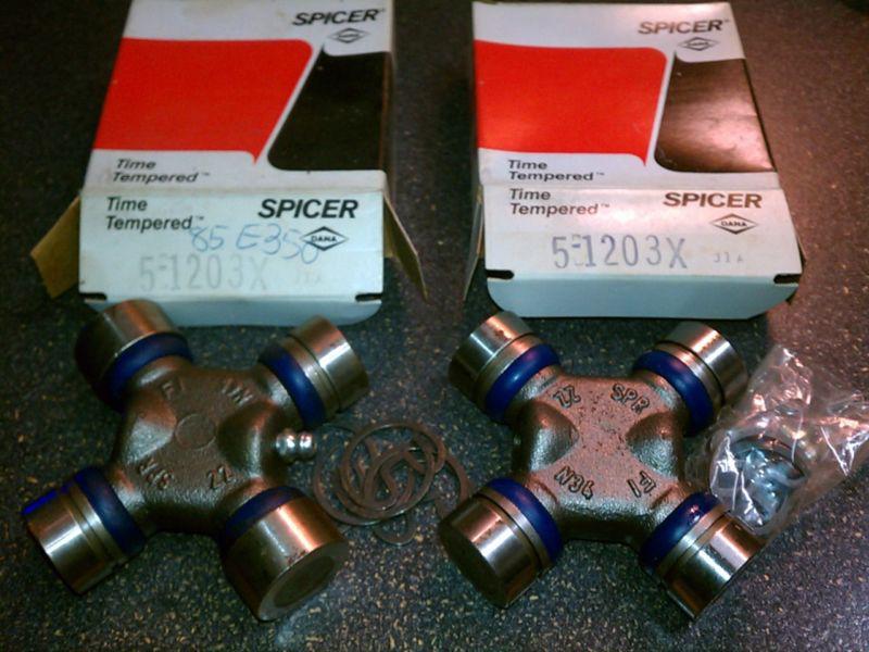 2 greasable u-joint spicer 5-1203x 