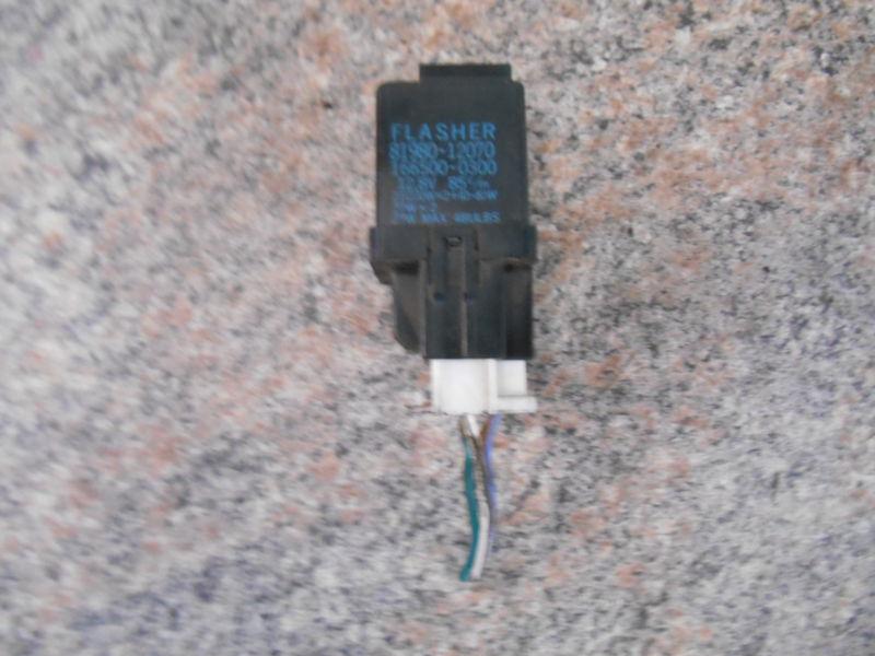 166500-0300  1992-1995 toyota t-100 t100 light flasher relay g-3