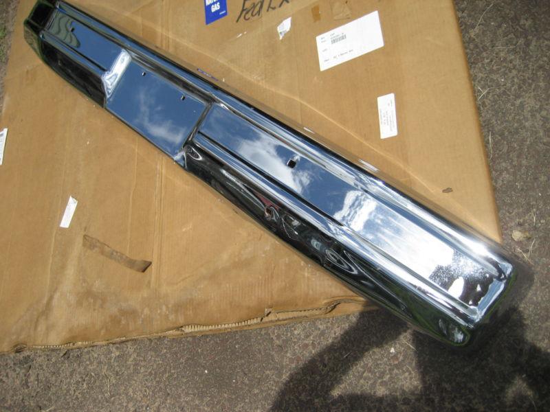 Nos new ford 80/86 f100/350 truck 80/86 bronco chrome front bumper  