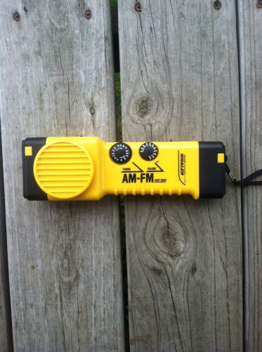 Boston whaler combination flashlight-am/fm radio-siren