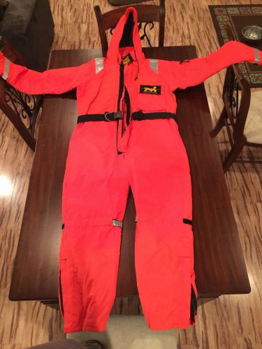Mullion thermotic flotation suit bnwt unused size m