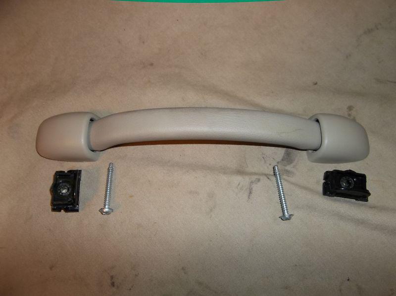 98-04 cadillac seville sts, sls drivers left side front entry grab roof handle