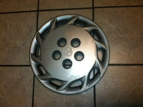 Toyota camry hubcap