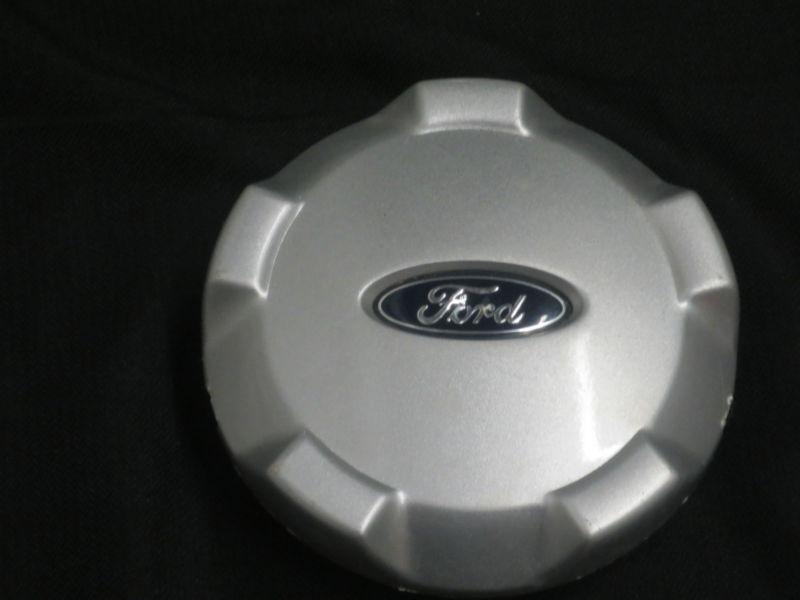 01 02 03 04 ford escape center wheel cap hub yl84-1a096-eb hubcap oem 2001 2004