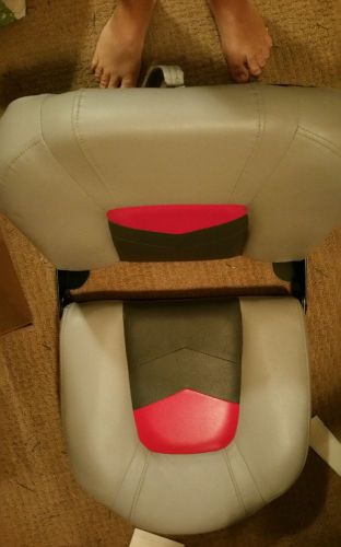 2016 basstracker boat seats