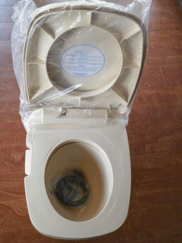New rv valterra la toilet hand flush low profile  ivory rv q-8000 new