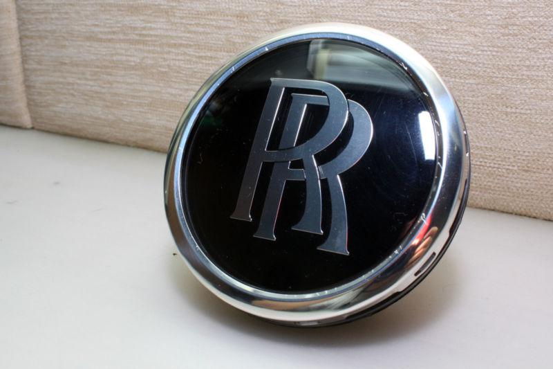 Rolls royce self-aligning wheel hub cap