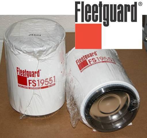 Four (4) fleetguard fs19551 filters - new