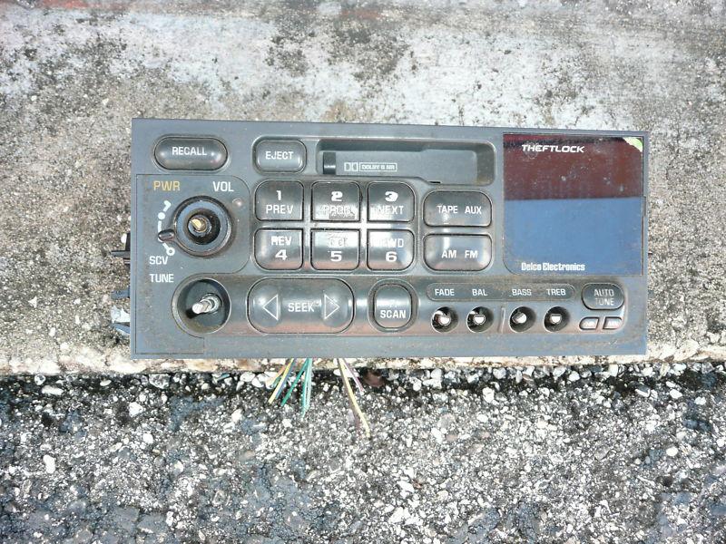 95-2002 chevrolet gmc am/fm cassette factory oem radio  09354155