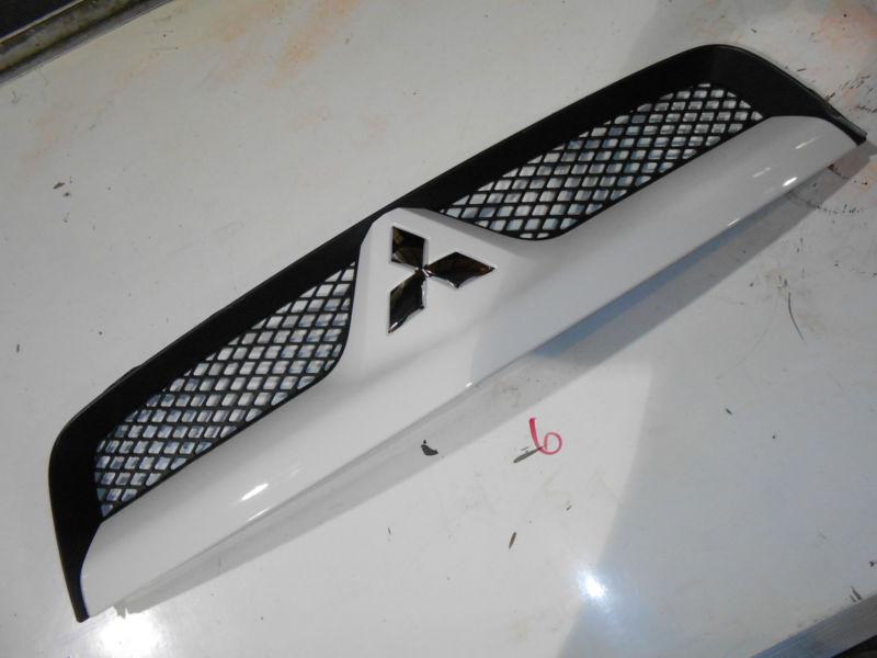 New front radiator grille mitsubishi raider 06 07 08 09 bright white