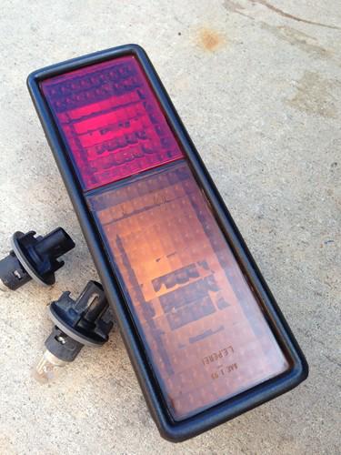 Lower tail light land rover discovery series 1 i left lh drivers rear  94-99
