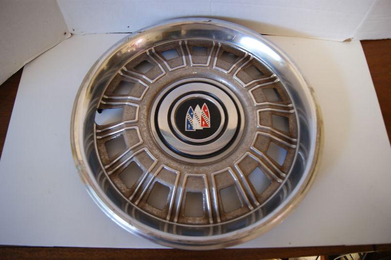 Vintage buick hub cap 14"