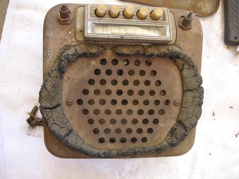 1942 pontiac master radio may fit  1947 chev pickup needs total fix  my # 373