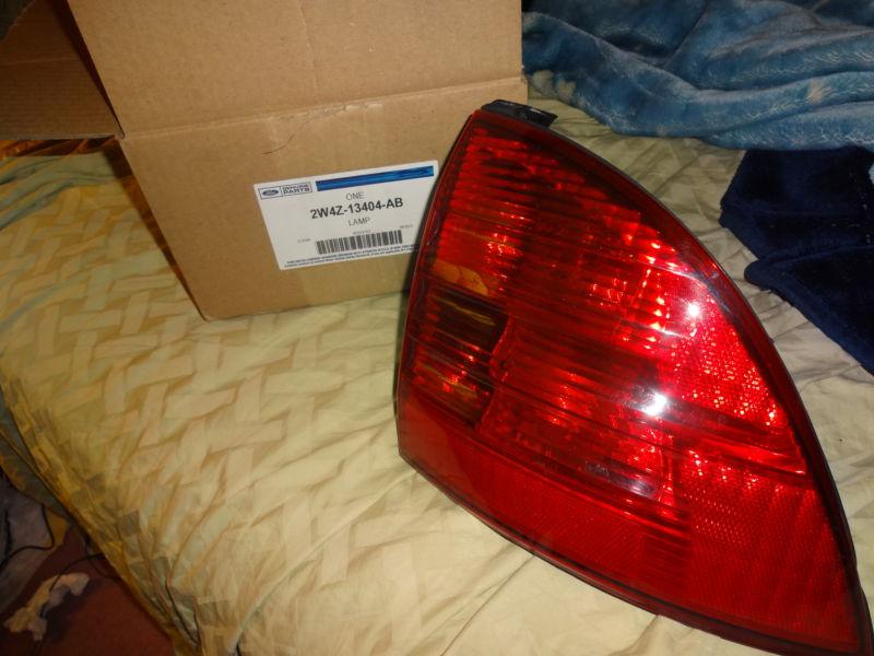 Lincoln ls right taillight  00 01 02 2000 2001 2002 l@@ky ford oem original part