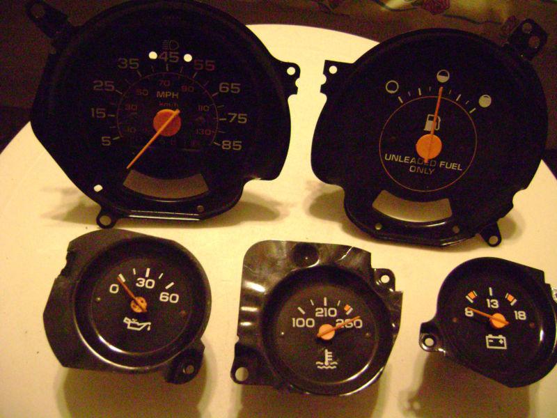 Vintage chevy truck complete gauge set (oil, gas, temp, speed,and battery)