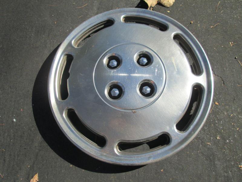 1984 1985 dodge daytona hubcap